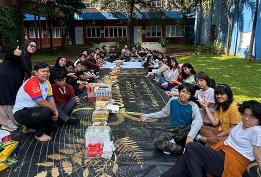 Lebih dari Sekadar Berbagi: “Sharing Food” School of Human sebagai Laboratorium Empati dan Sosialisasi Asosiatif